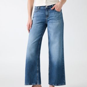 Low rise jeans