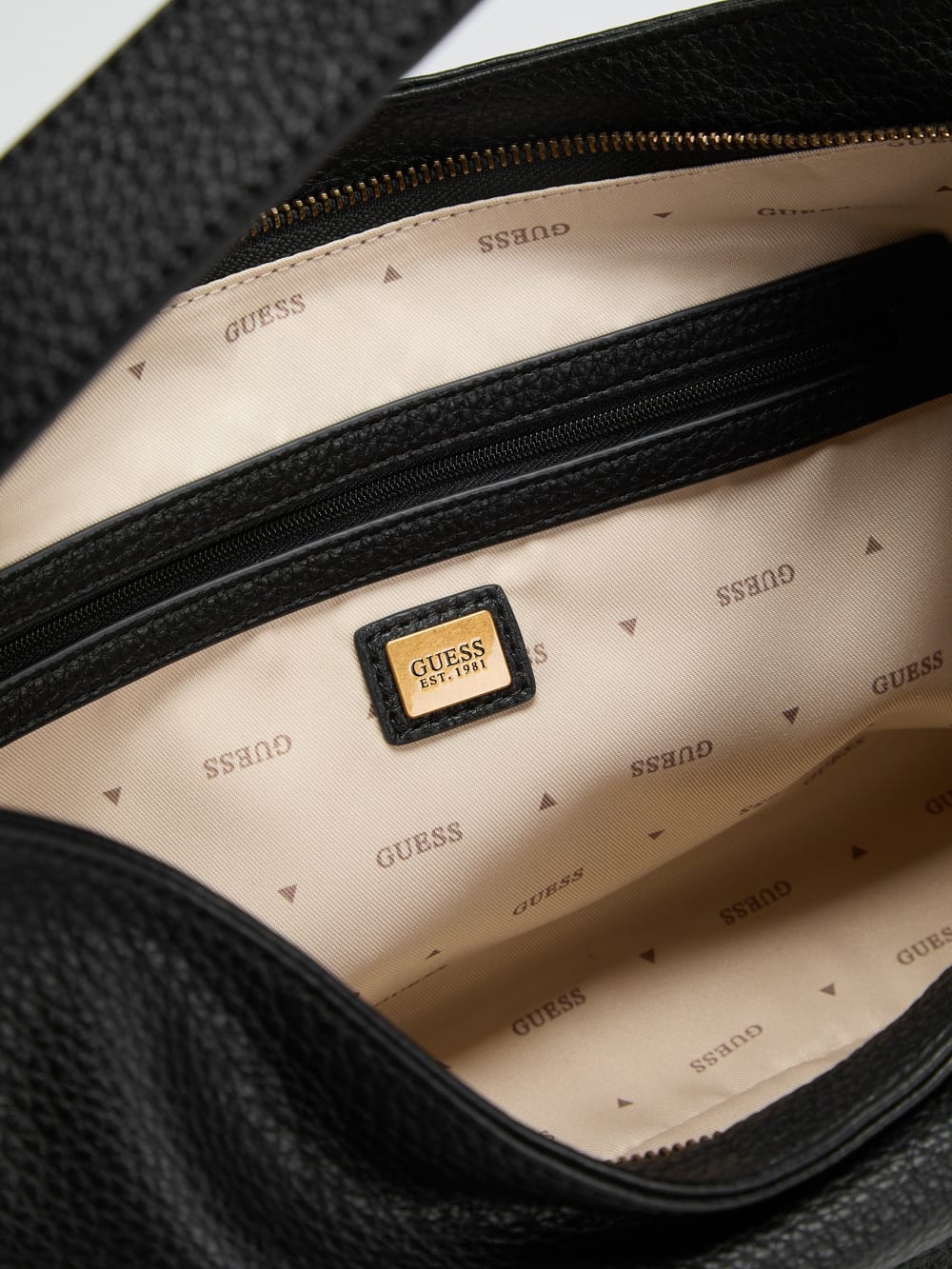 Camden Shoulder Bag - Image 7