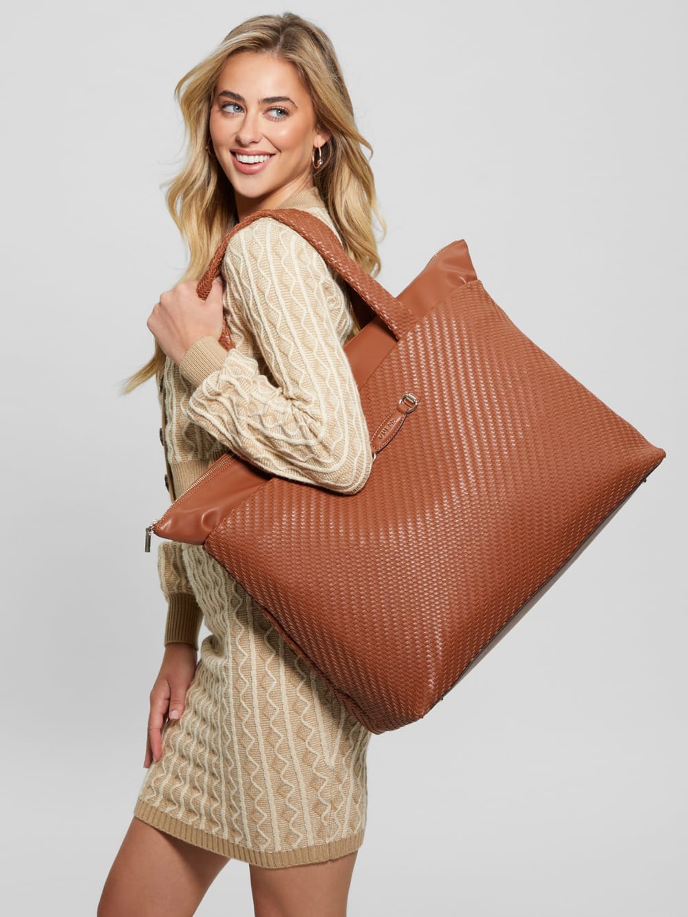 Francy Travel Tote - Image 2