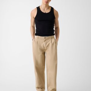 Pleated pants