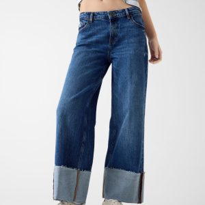 Wide-Leg cuffed jeans